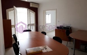 Office Space With 5 Rooms in Balzan