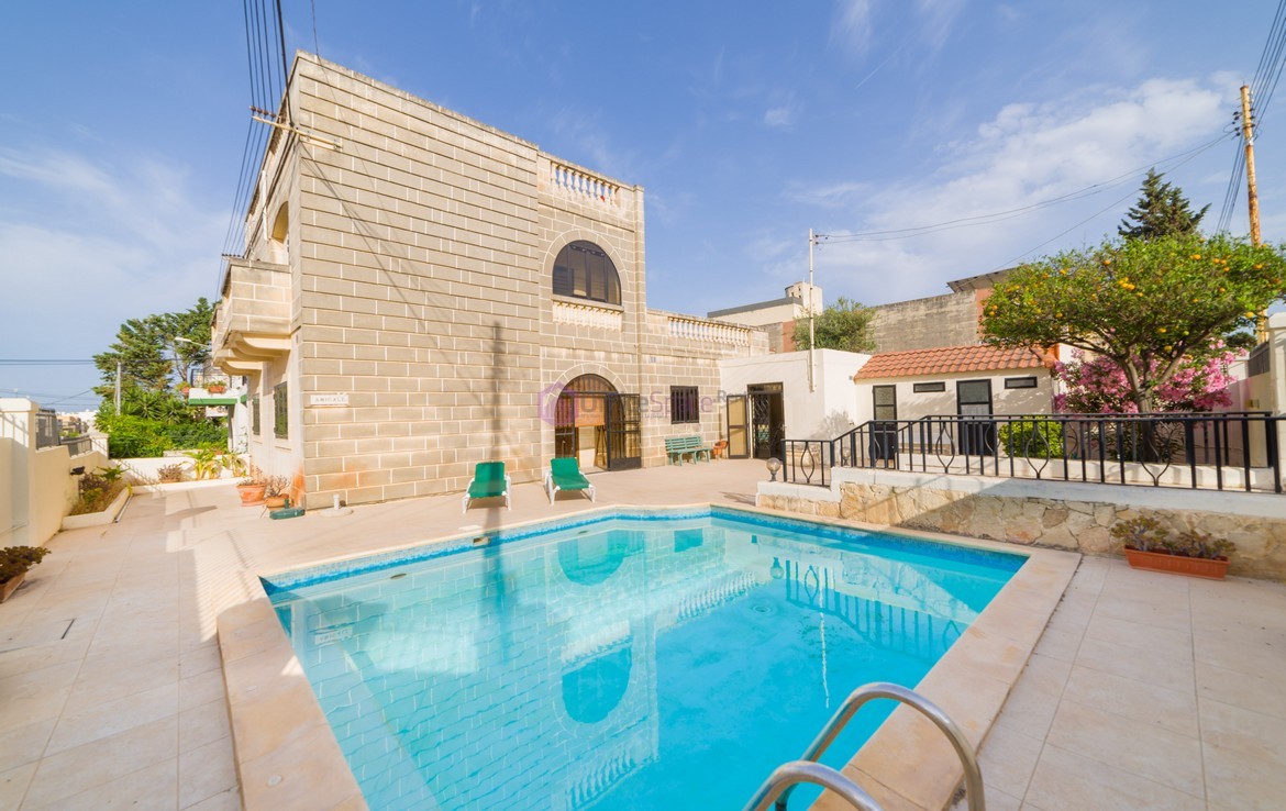 San Gwann Villa With Pool For Rent - Offices in Malta To Let & For Sale